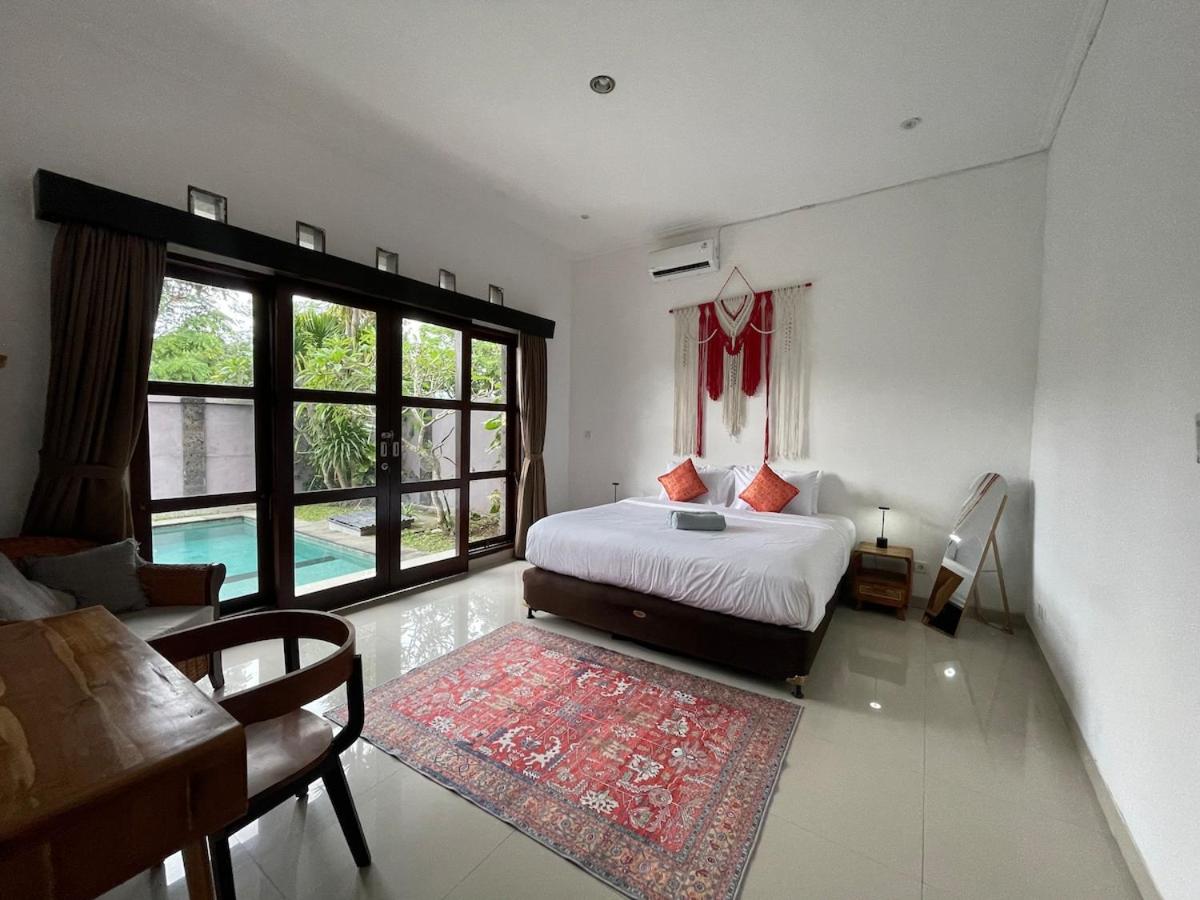 Spacious House with Private Pool and Garden - 2