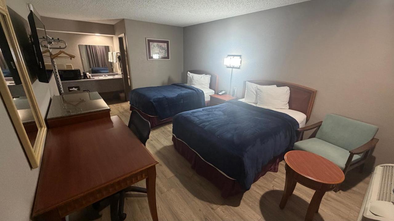 Colonial Inn — photo 9