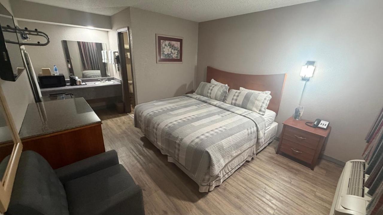 Colonial Inn — photo 11