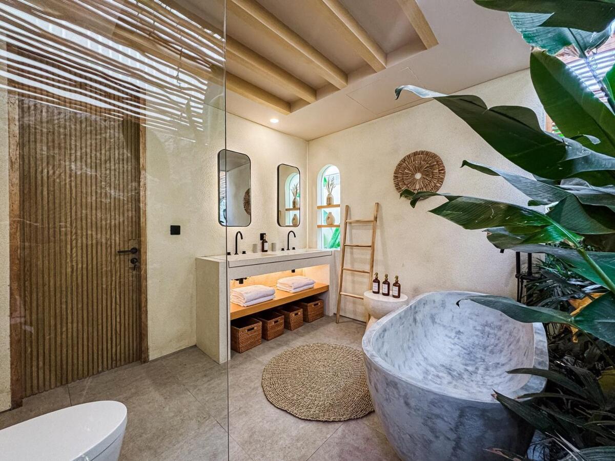 Casa Uluwatu Modern Getaway with Rooftop View - 3