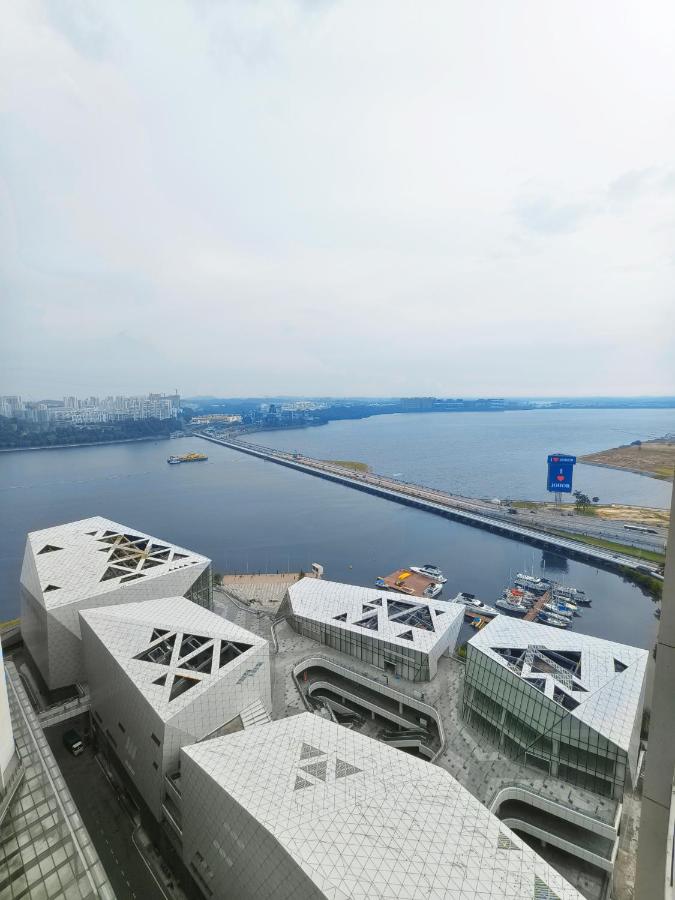 R&F Sea View 2BR New Luxury Design 5pax, Pet Friendly 1CP Netflix I CIQ RTS High Floor Unblock Super Sea View - 2