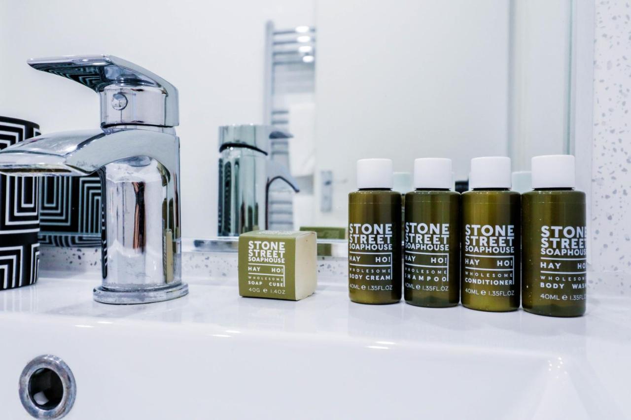 Deluxe Battersea 2-Bed 2 Minutes From Station - 3