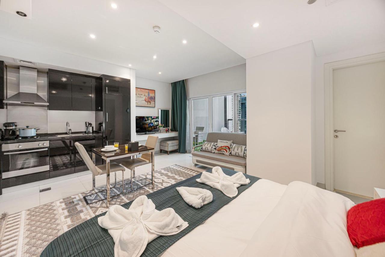 Stylish Stay at DAMAC Maison Cour Jardin Canalview - 5