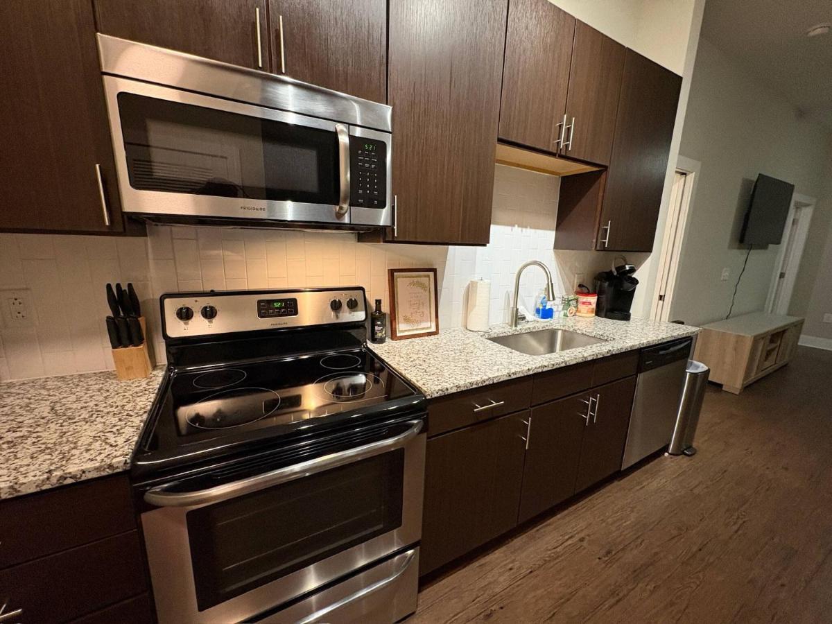 The Nash Luxe, Pool, Gym, Nightlife! - 4