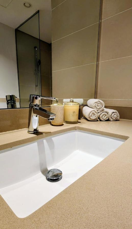 Canal View 1 bedroom in Waters Edge by Voyage - 3