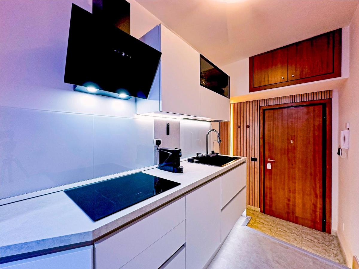 White Pearl Exclusive Apartment - 5