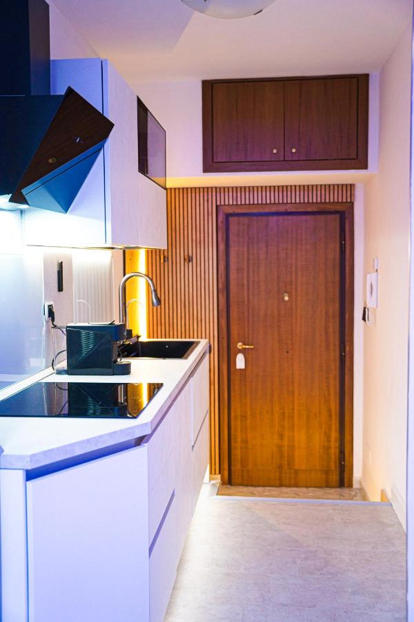 White Pearl Exclusive Apartment - 4