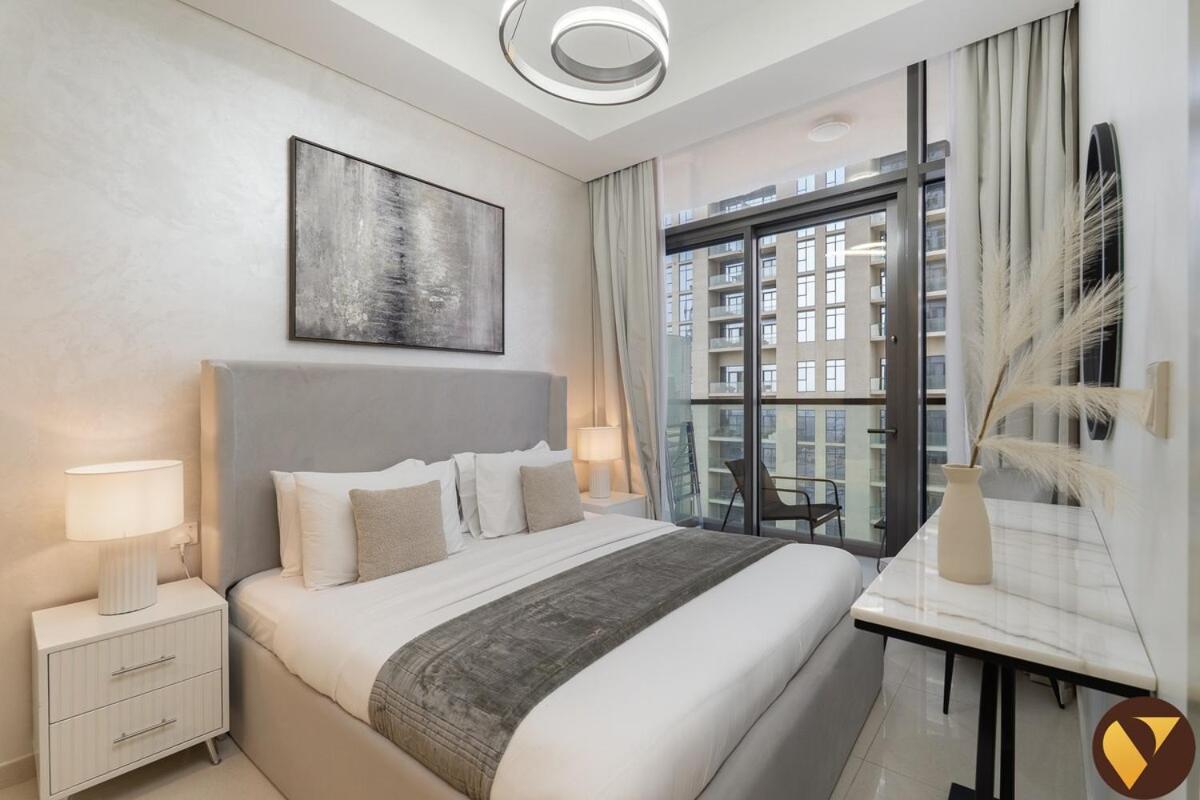 Vogue Vacation Homes, Business Bay Aykon City Close to Downtown Burj Khalifa and Dubai Mall Burj Khalifa and Dubai Mall, One Bedroom Apartment with Balcony and City View, Access to all Amenities - 5