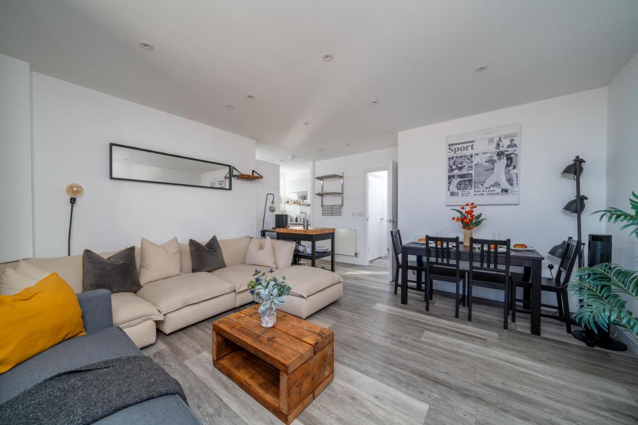 Breathtaking Camberwell Skyline Views - 4