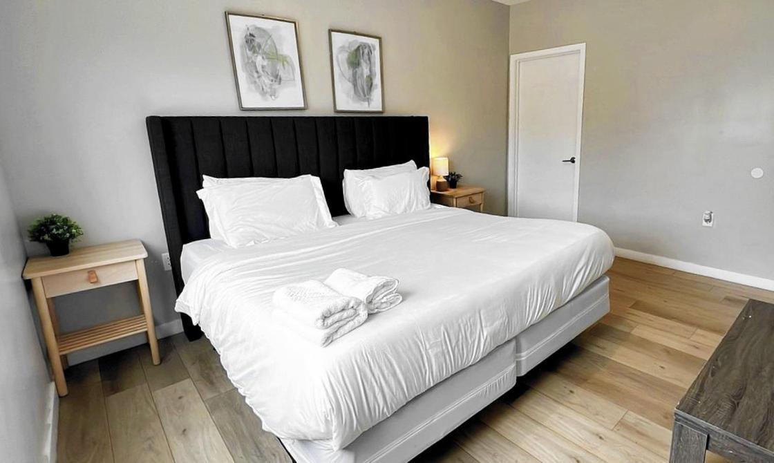 Free Parking 15 Min to Hard Rock Stadium - 3