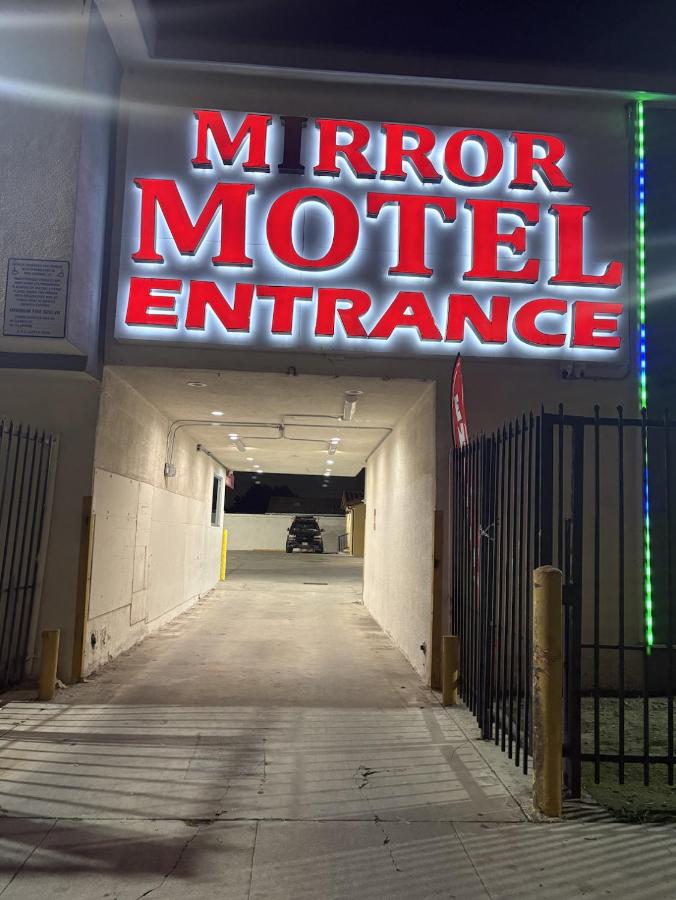 Mirror Motel — photo 24