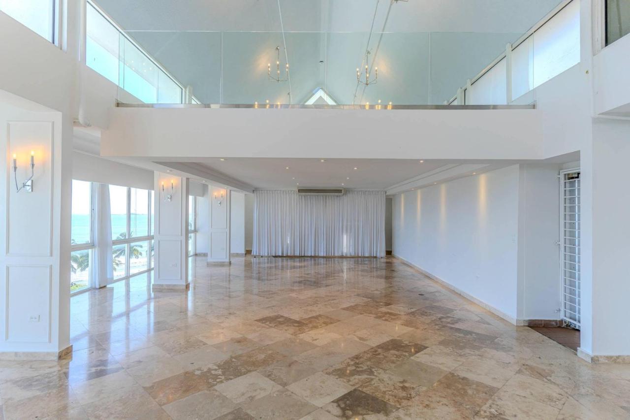 Comfort Inn & Suites - 2