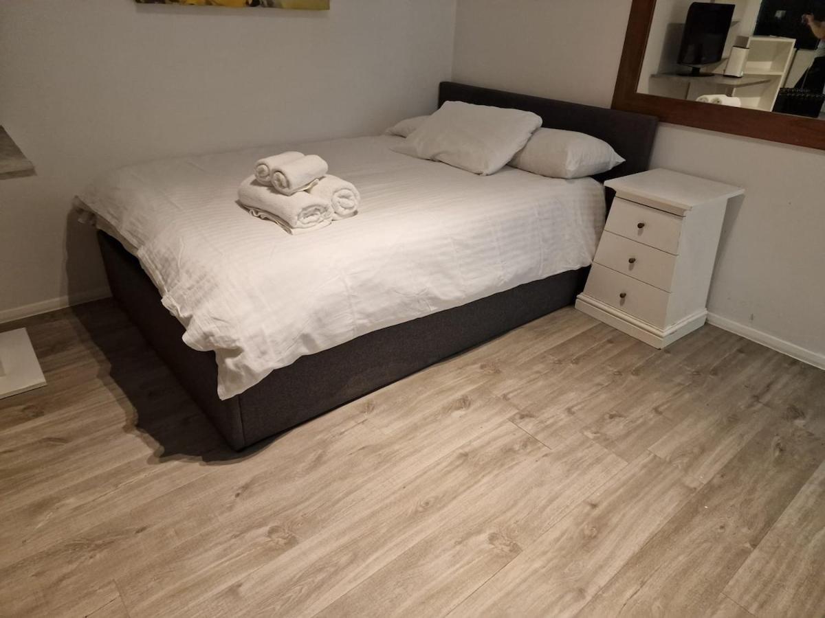 Chelsea cloisters Studios - 2