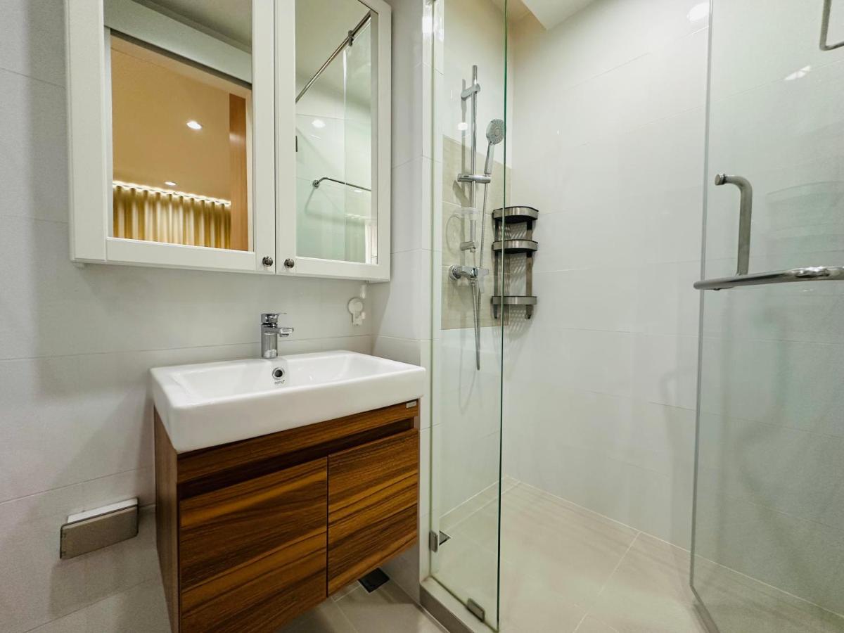 6th Avenue Sukhumvit BKK 409 BTS Asoke Nana MRT Sukhumvit - 5