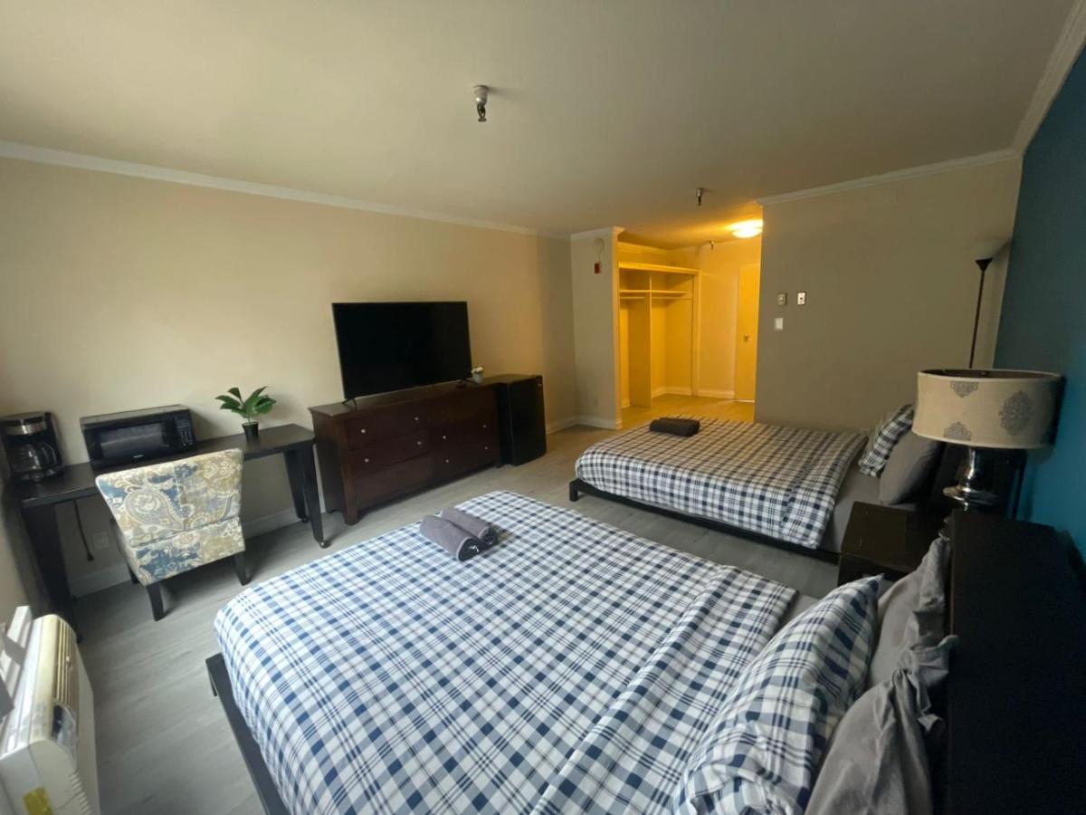 Affordable double queen bed apart in Beverly Hills - 4