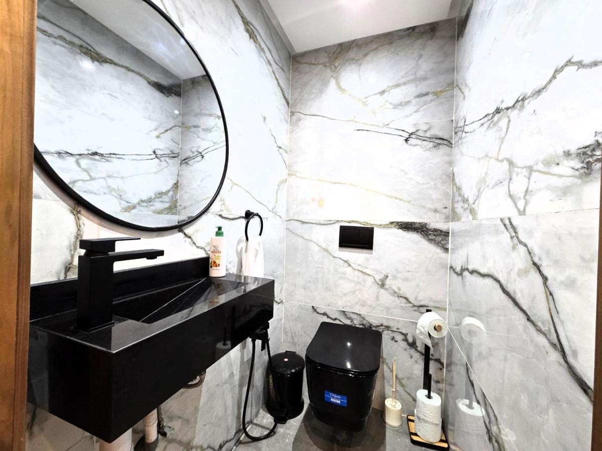 Luxury & Modern Style 1BR, Gueliz-Steps from train - 3