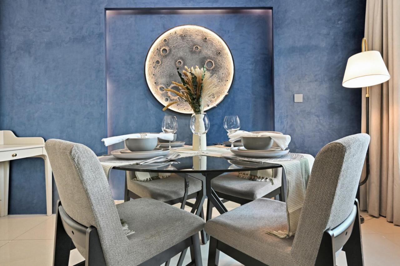 Luxury 1BR, Long Stays & Walk to Burj Khalifa, High Speed Internet - 4