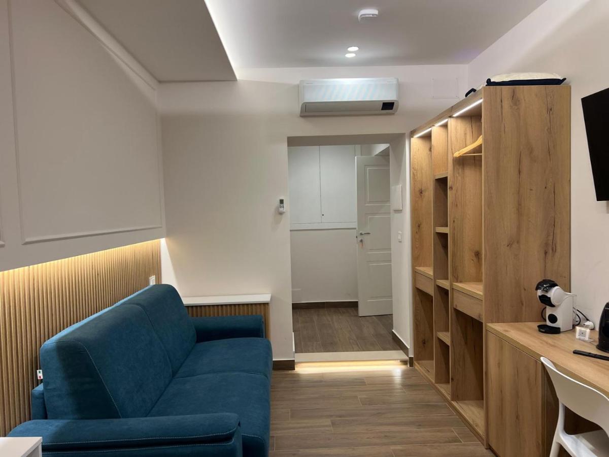 Suite Conte' Piazza Garibaldi - 5