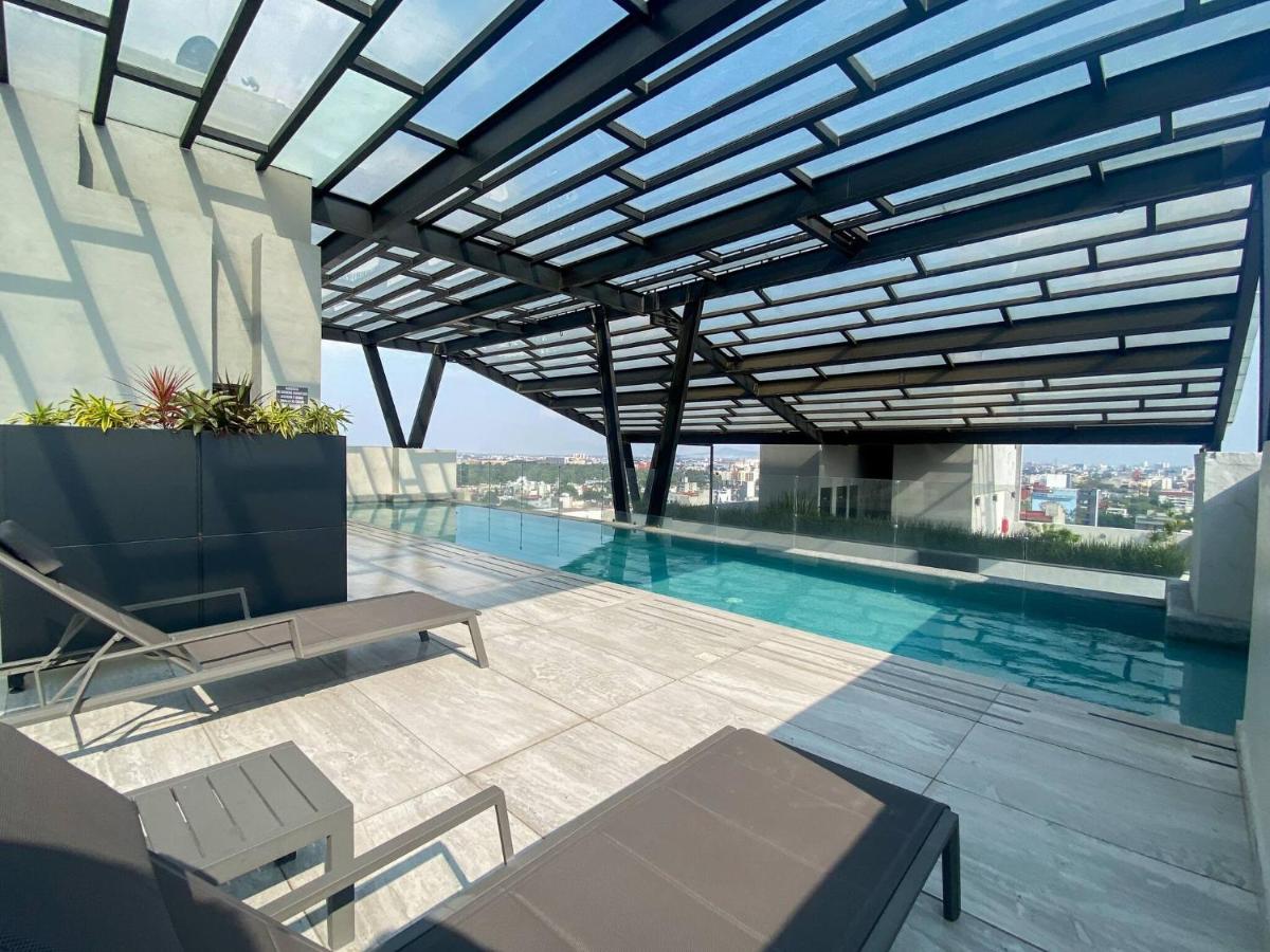 Luxurious and centric 3BD with pool and gym - 4