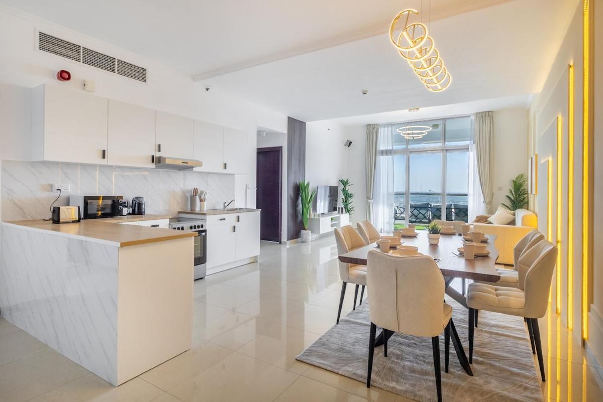 Luxury 3 BR in Dubai Marina By dPie DEC 2003 - 5