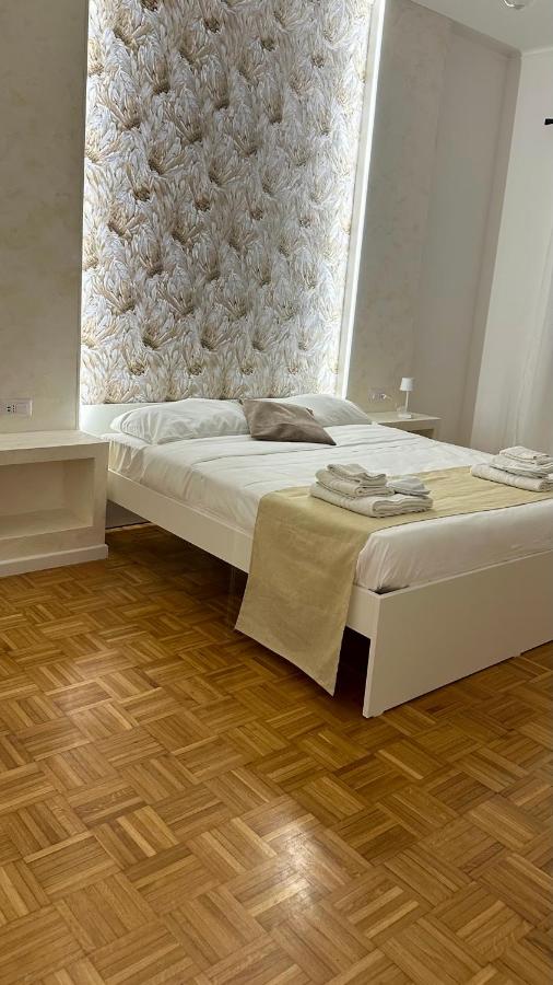 Gregory LeM Collection