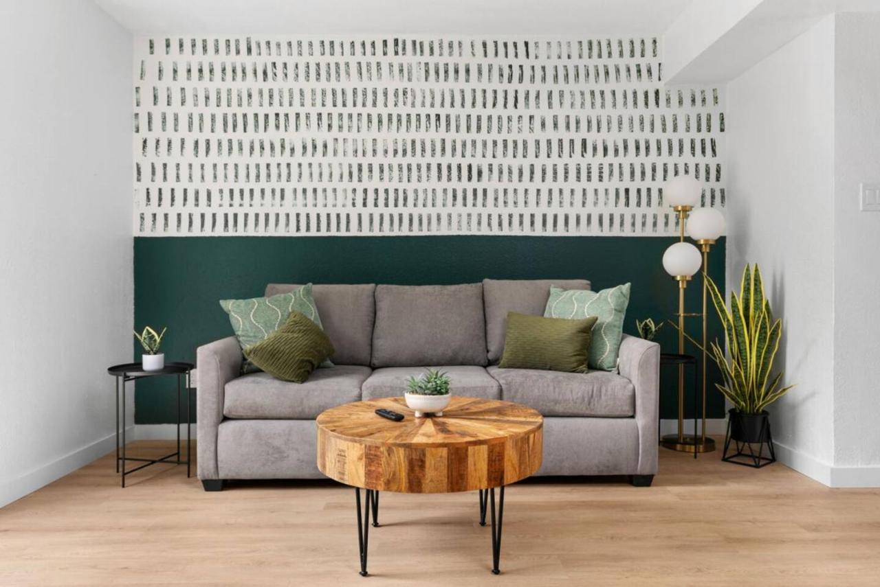 Modern 8BR Oasis in Central Austin