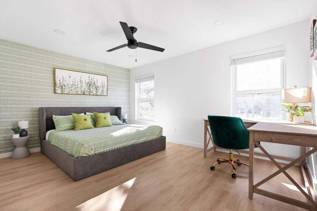 Bright & Modern 4BR Sanctuary in Central Austin - 5