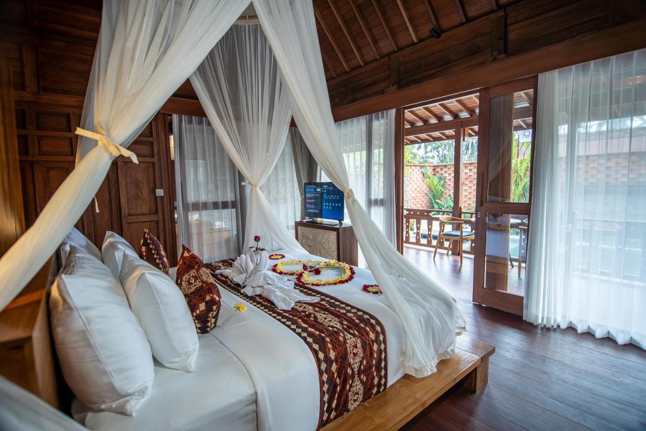 Vishaka Batu Kurung - 2