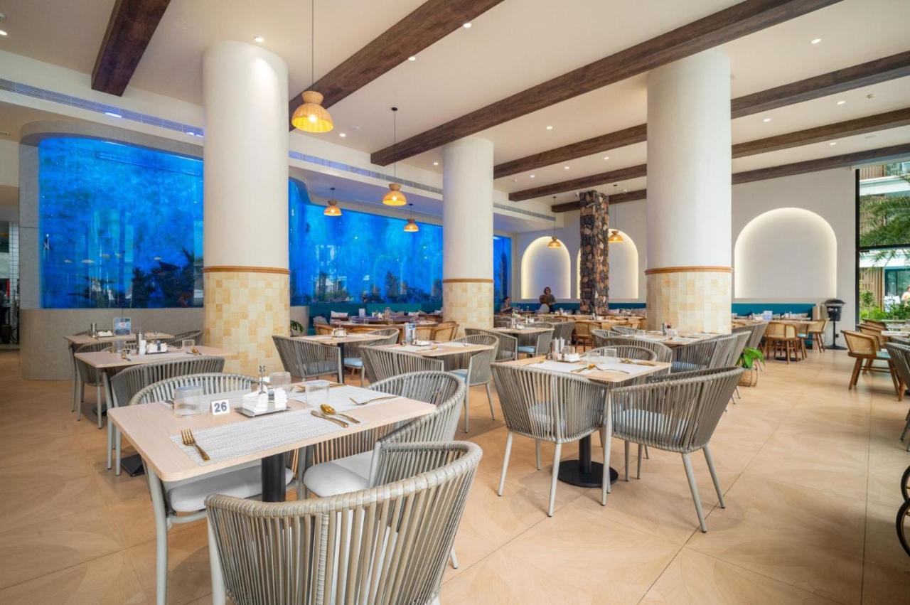 BEACHFRONT Resort A110 – Luxury Beachfront Studio - 5