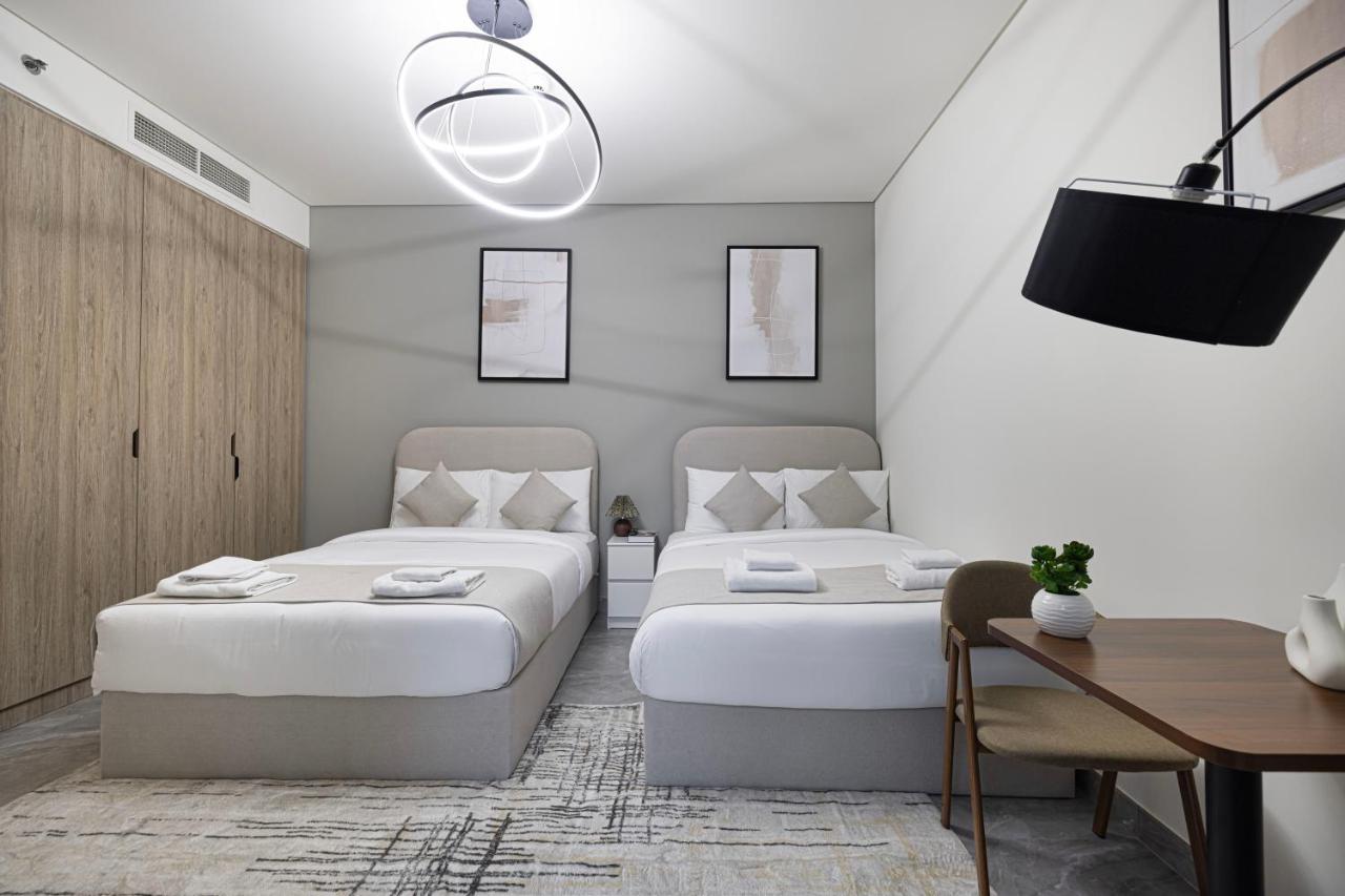 Brand New Building! 2 Double Bed! Ideal Location with 5-star Pool and Gym! - 2