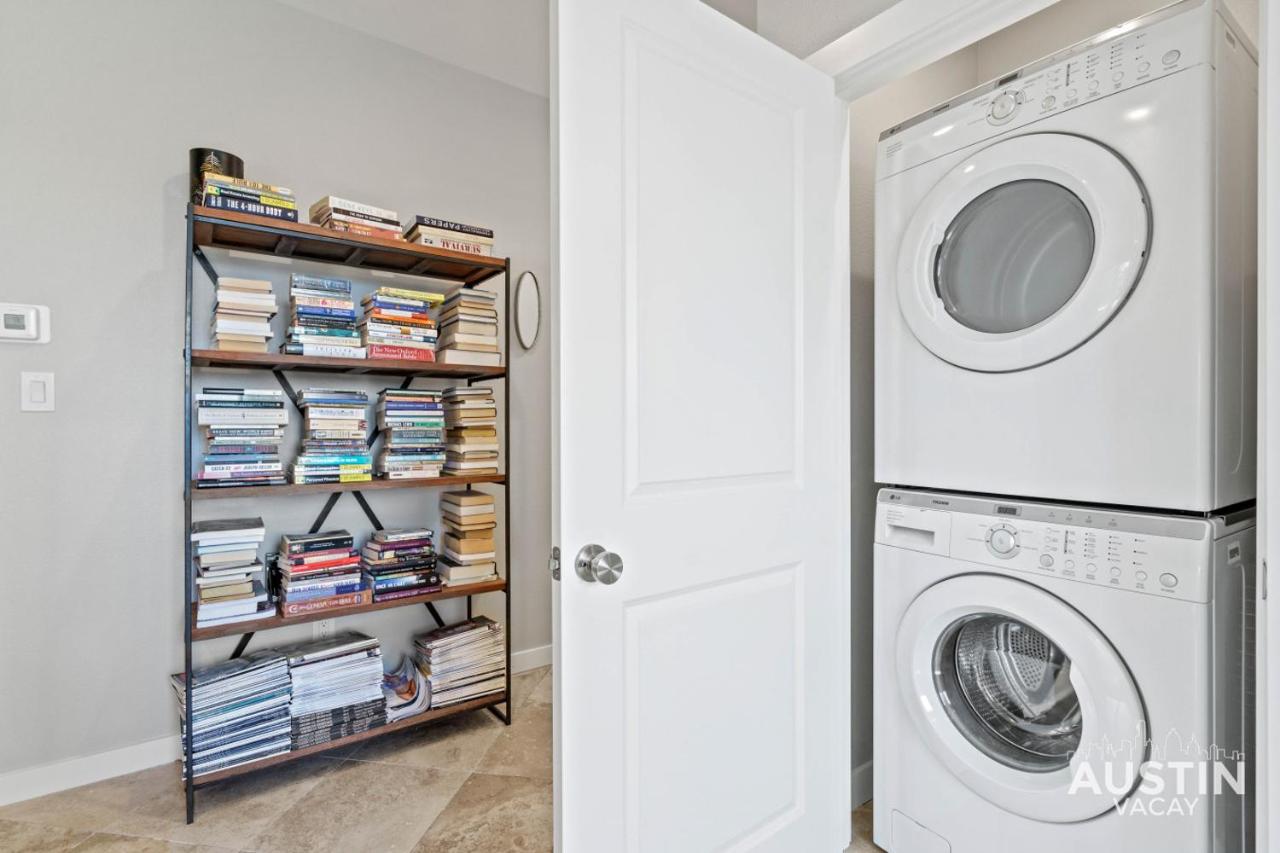 Patio 4BR 3.5BA, Pet-Friendly East Austin Near I-35 and Rainey By Austin Vacay - 4