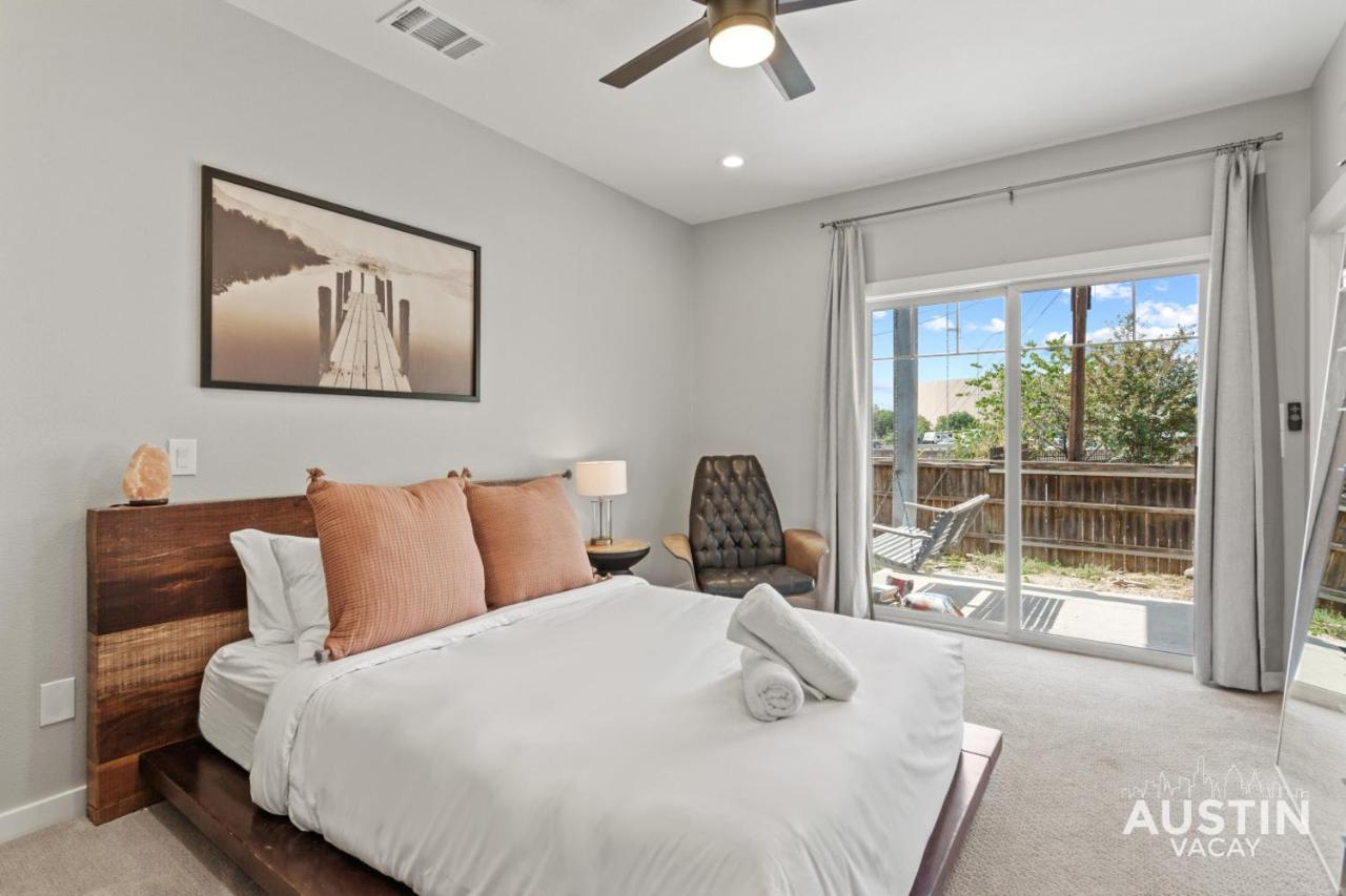 Patio 4BR 3.5BA, Pet-Friendly East Austin Near I-35 and Rainey By Austin Vacay - 2