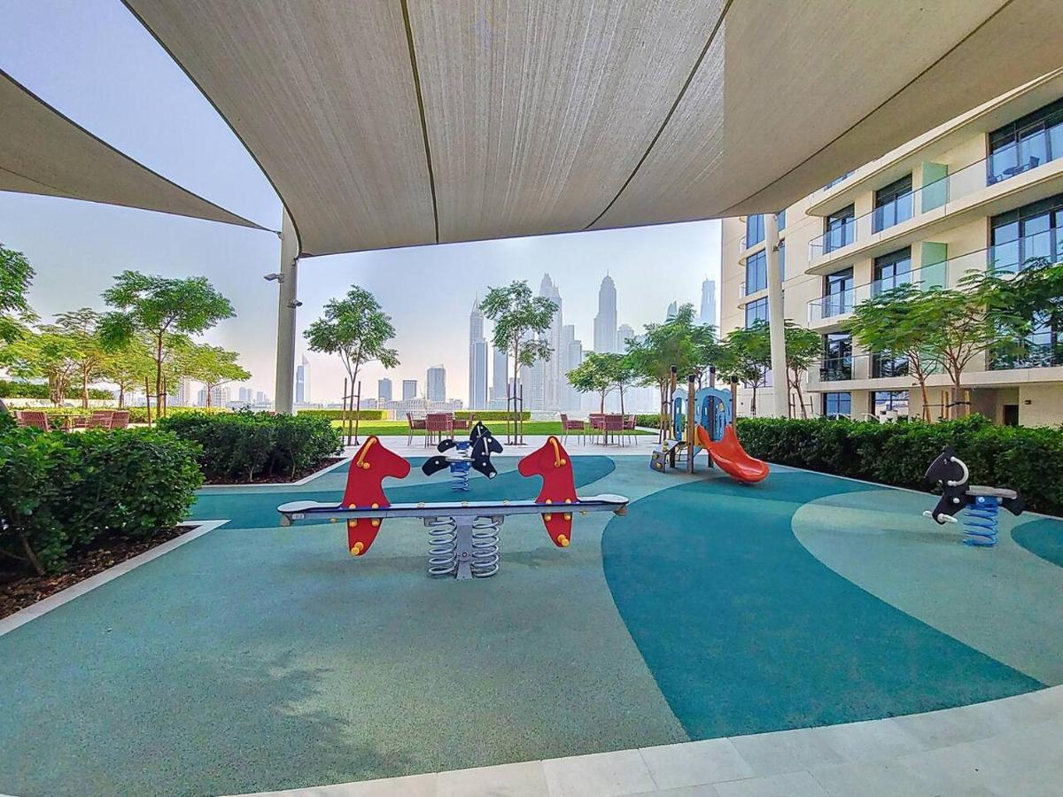 Vacationer Holiday Homes l Stunning 1 Bed l Sea View l Private Beach Access - 4