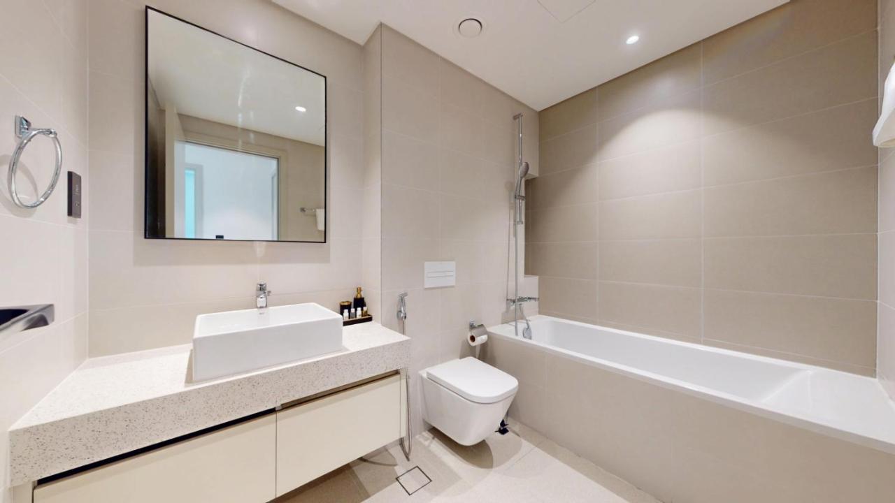 Vacationer Holiday Homes l Stunning 1 Bed l Sea View l Private Beach Access - 3