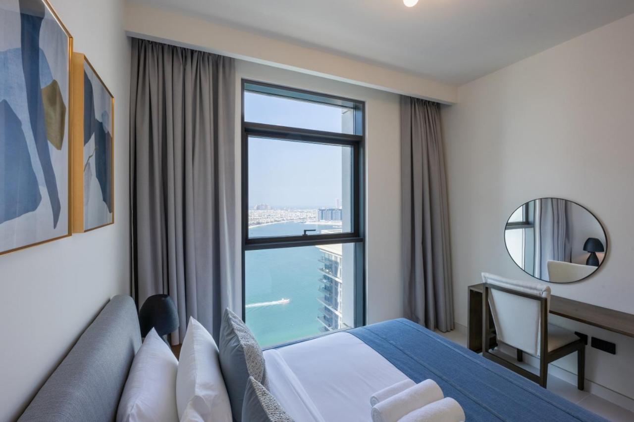 Vacationer Holiday Homes l Stunning 1 Bed l Sea View l Private Beach Access - 2