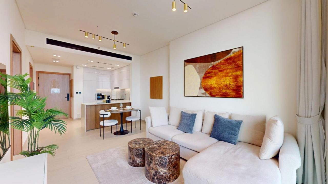 Vacationer Holiday Homes l Contemporary 1 Bed l City Views l near Circle Mall - 5