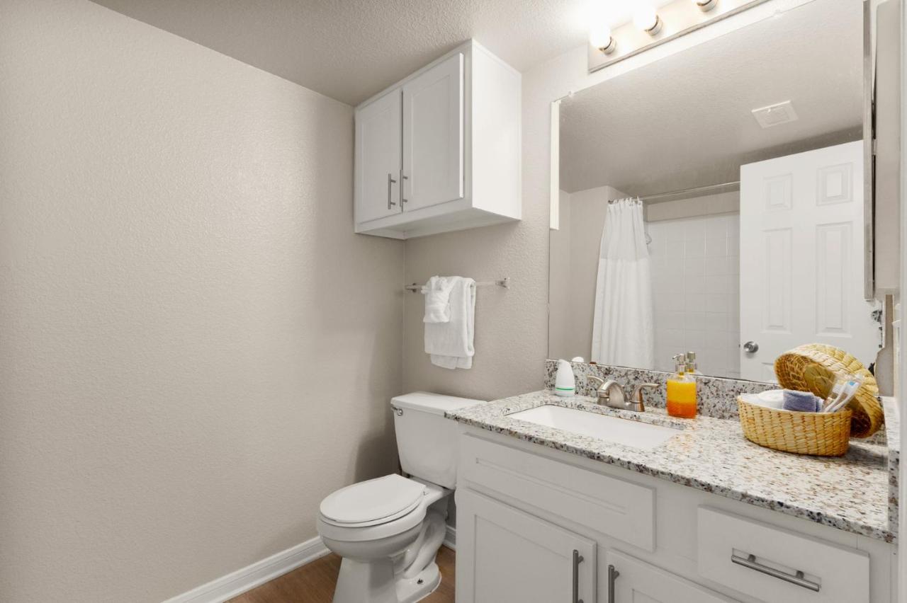 ATX Retreat Close to UT, DT & Lady Bird Lake - 3
