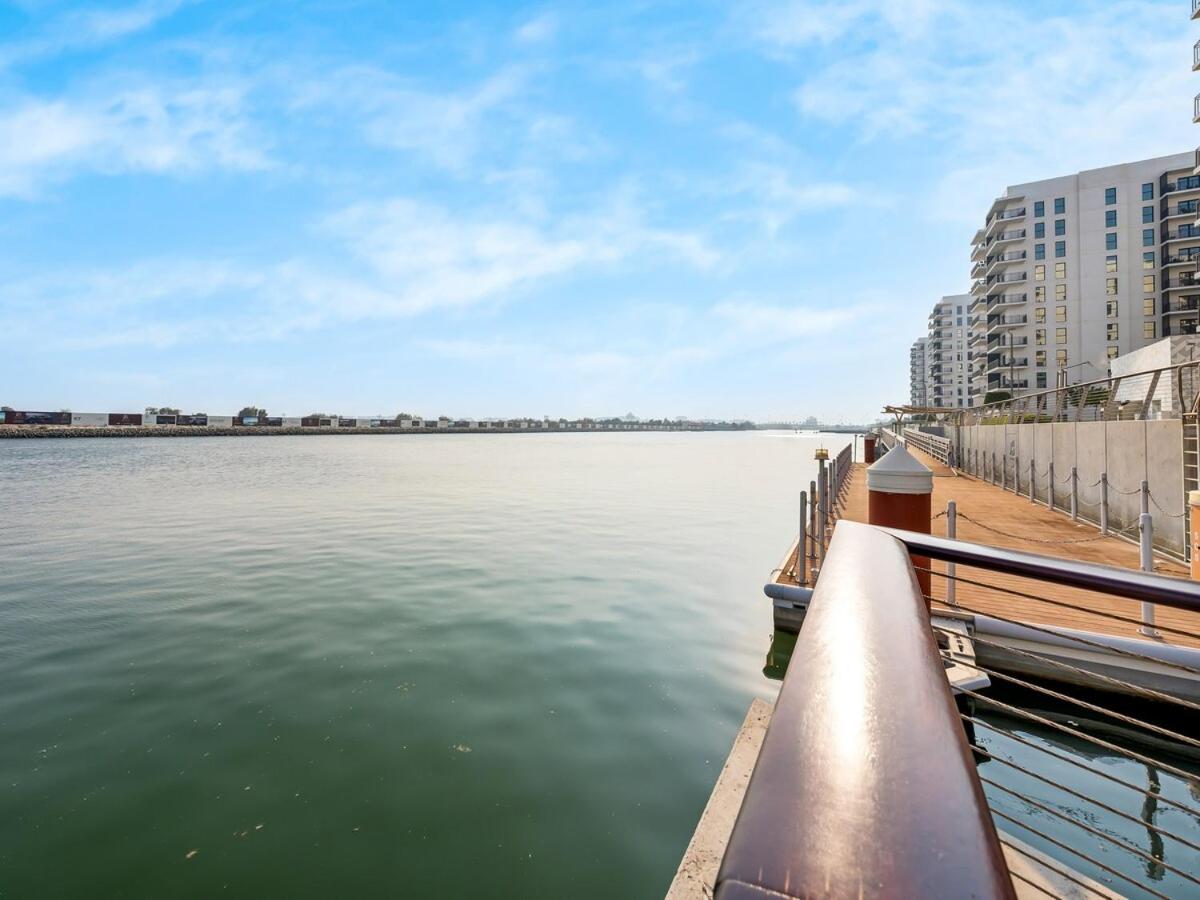 Elite Nest - Upscale 4BR with PS5 Lounge - Formula 1 and Ferrari World - 3