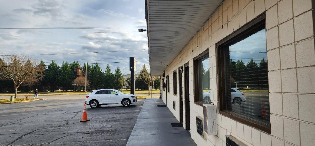 Turnpike Motel — photo 10