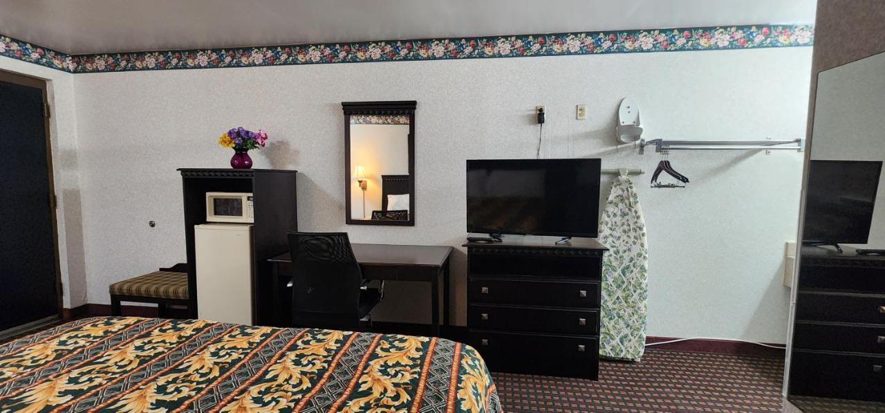 Turnpike Motel — photo 18