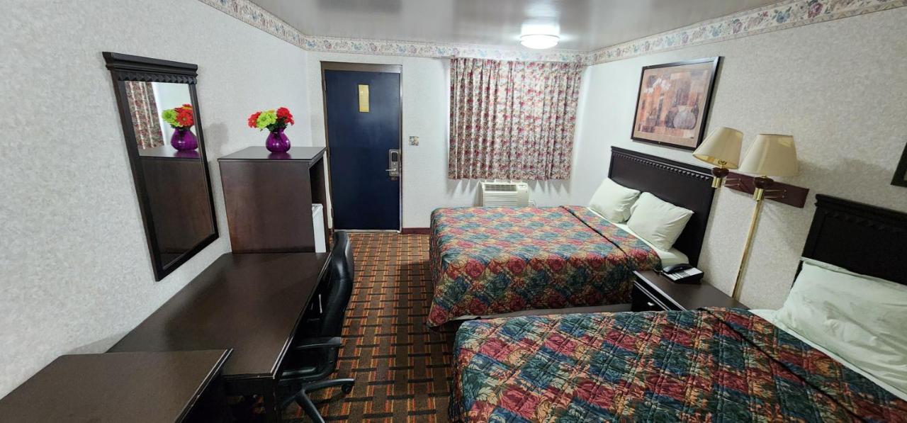 Turnpike Motel — photo 19