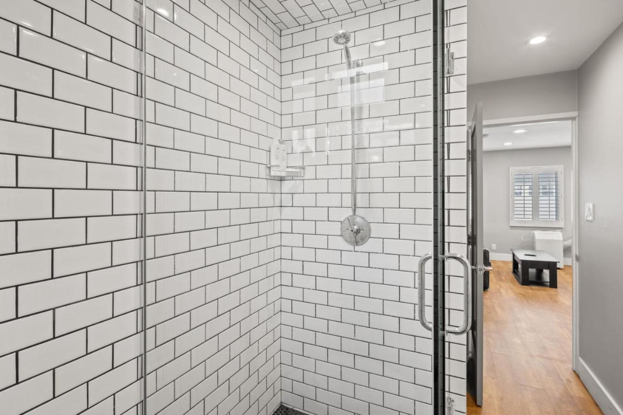 Modern 1BR • Steps to Venice Beach - 3