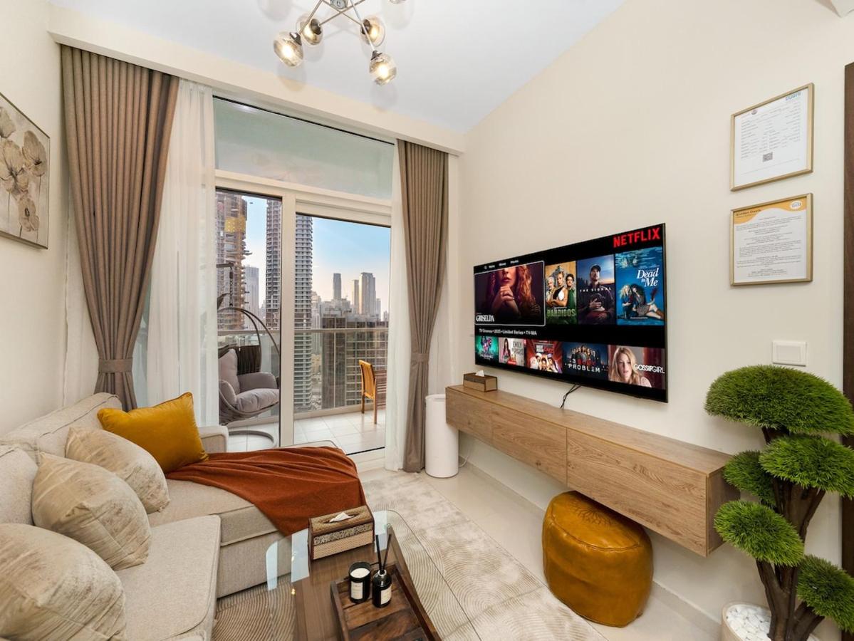 Charming & Cozy 1BR Burj Khalifa Skyline View - 3