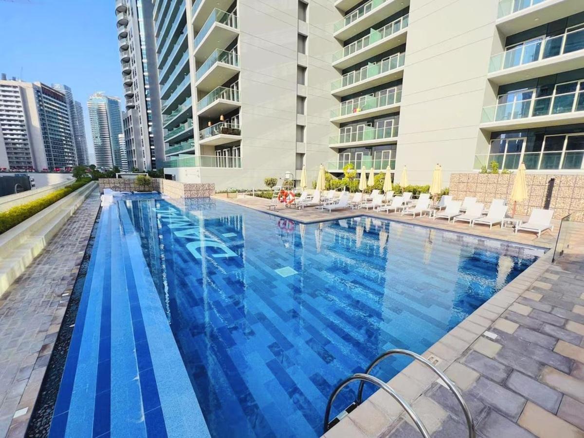 Charming & Cozy 1BR Burj Khalifa Skyline View - 4