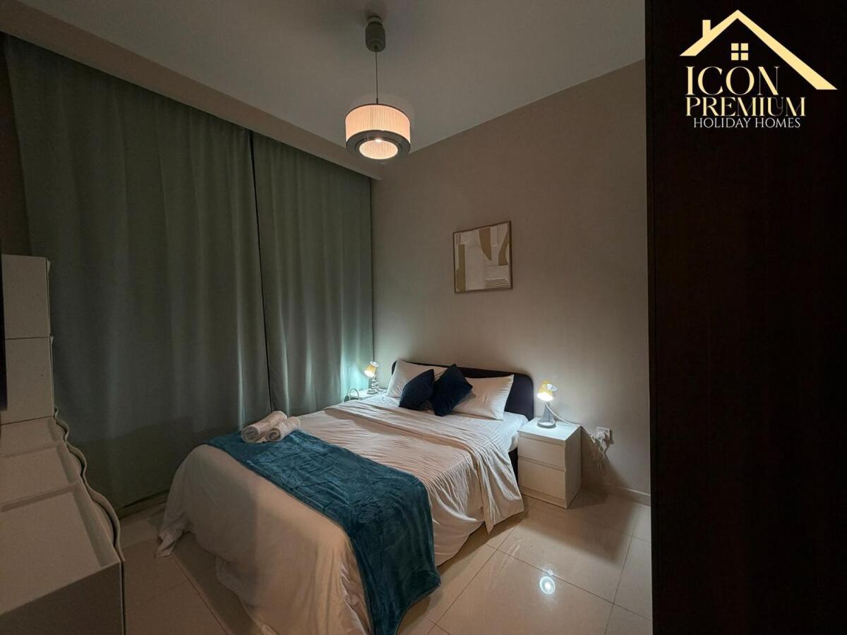 Modern 1BHK in Business Bay with Canal View - 2