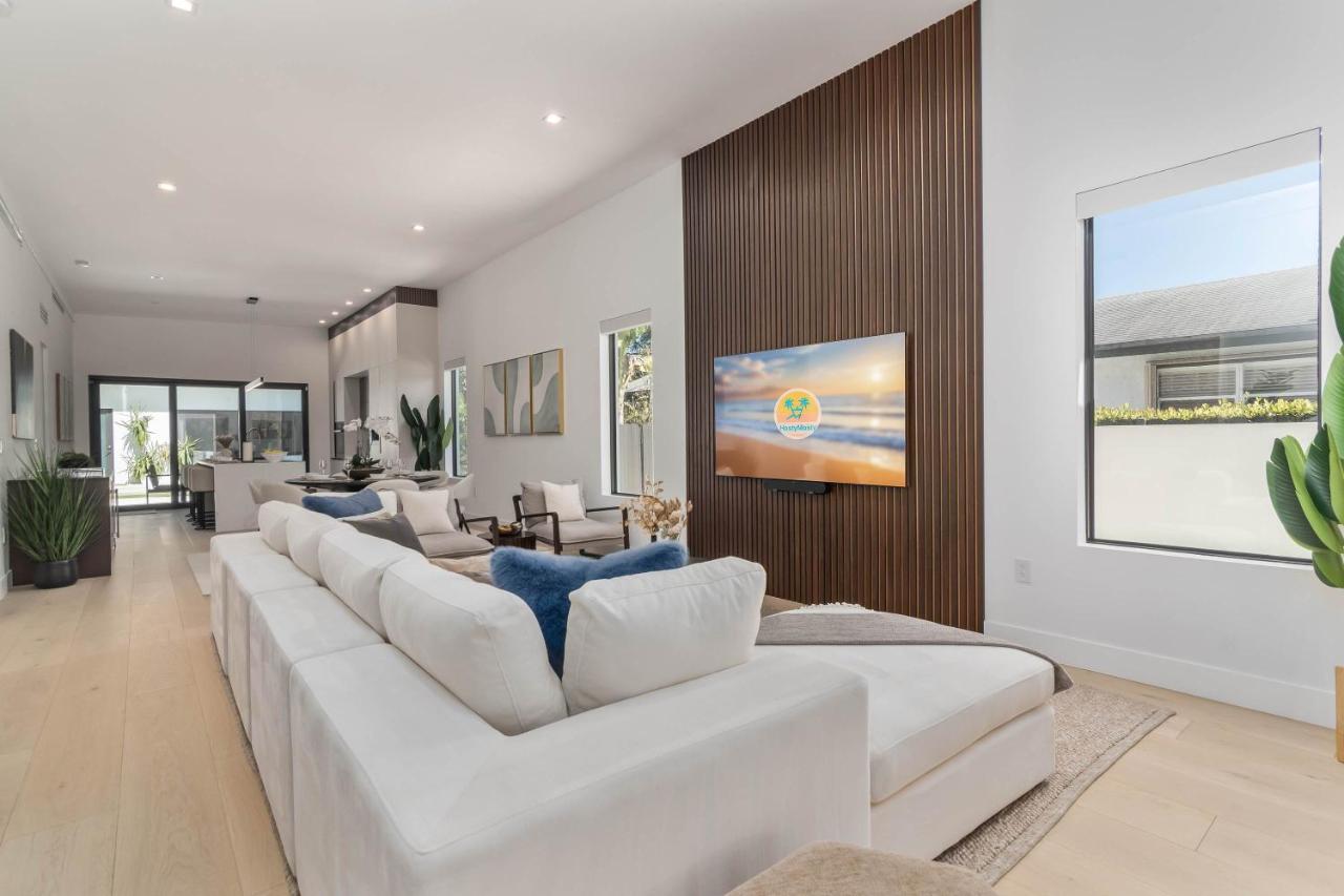 Luxury Miami Oasis with Heated Pool and BBQ Grill - 4