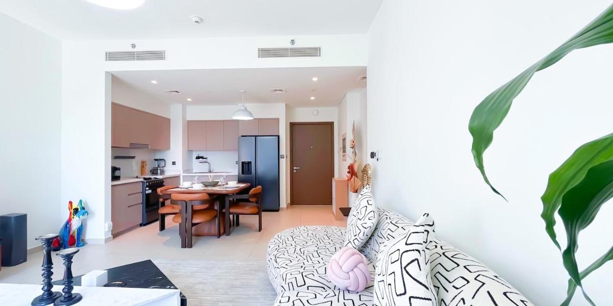 Luxury in Dubai 2 bedroom apartment with balcony - 5