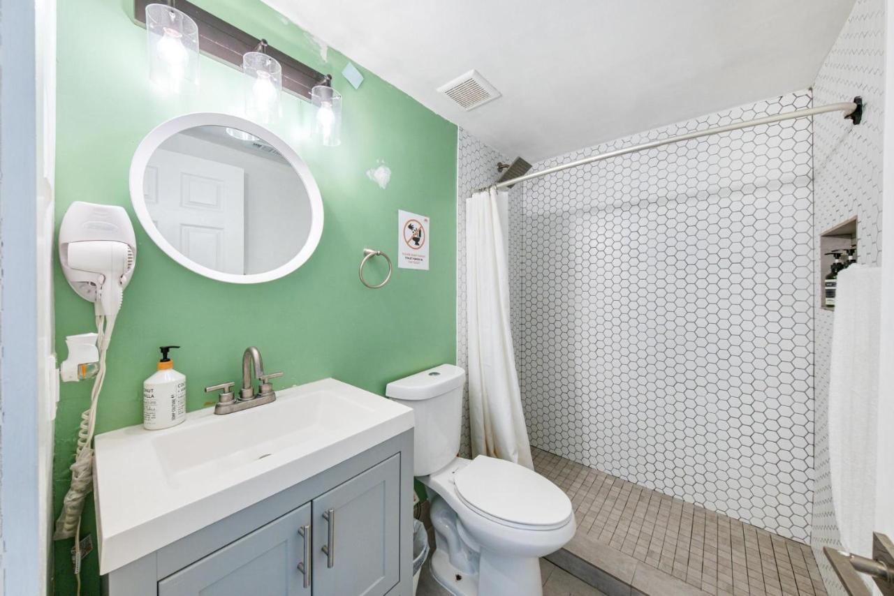 Retro Miami RareFREE Parking 1 Min to Beach - 3