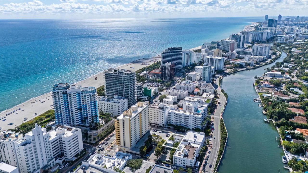 Art Deco Gem by the Beach King Bed & Parking - 3