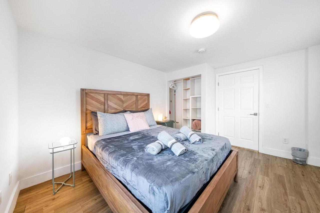 Art Deco Gem Steps to Beach - 4